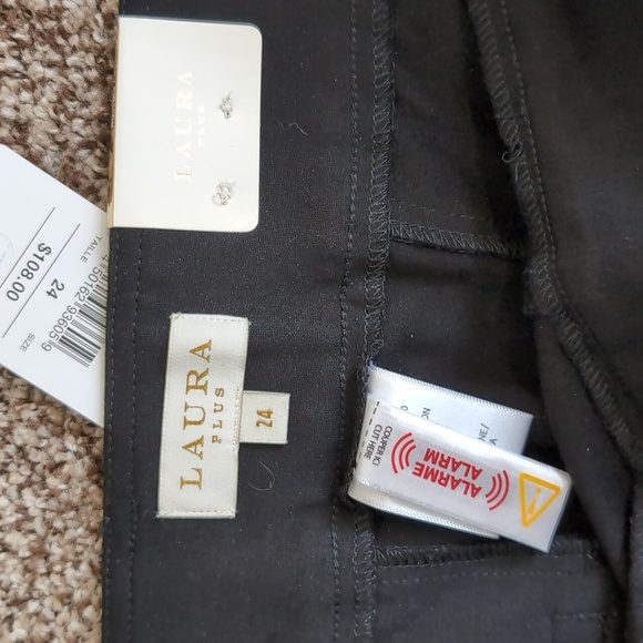 Laura Plus Pull On Pants Slim Leg Button ankle detail  Black PLUS Size 24 NWT - Picture 7 of 13